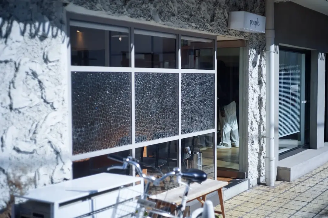 people 北青山店の外観